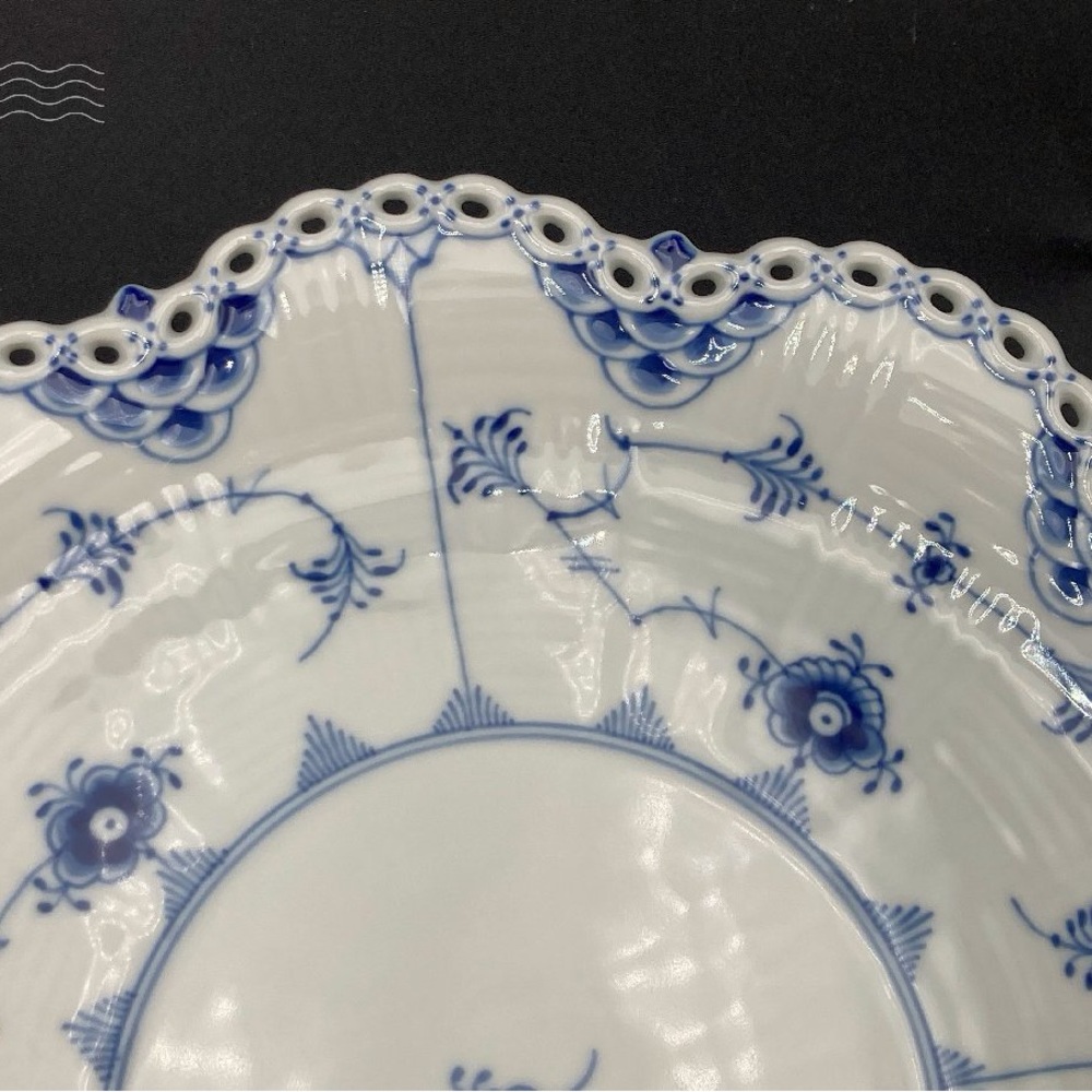 Rare and priced to sell Royal Copenhagen underplate / serving dish blue fluted - Picture 5 of 8
